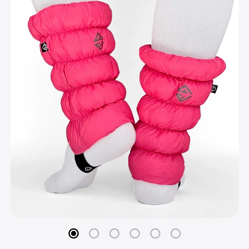 NWT Hikas Gaitor Pink Glow